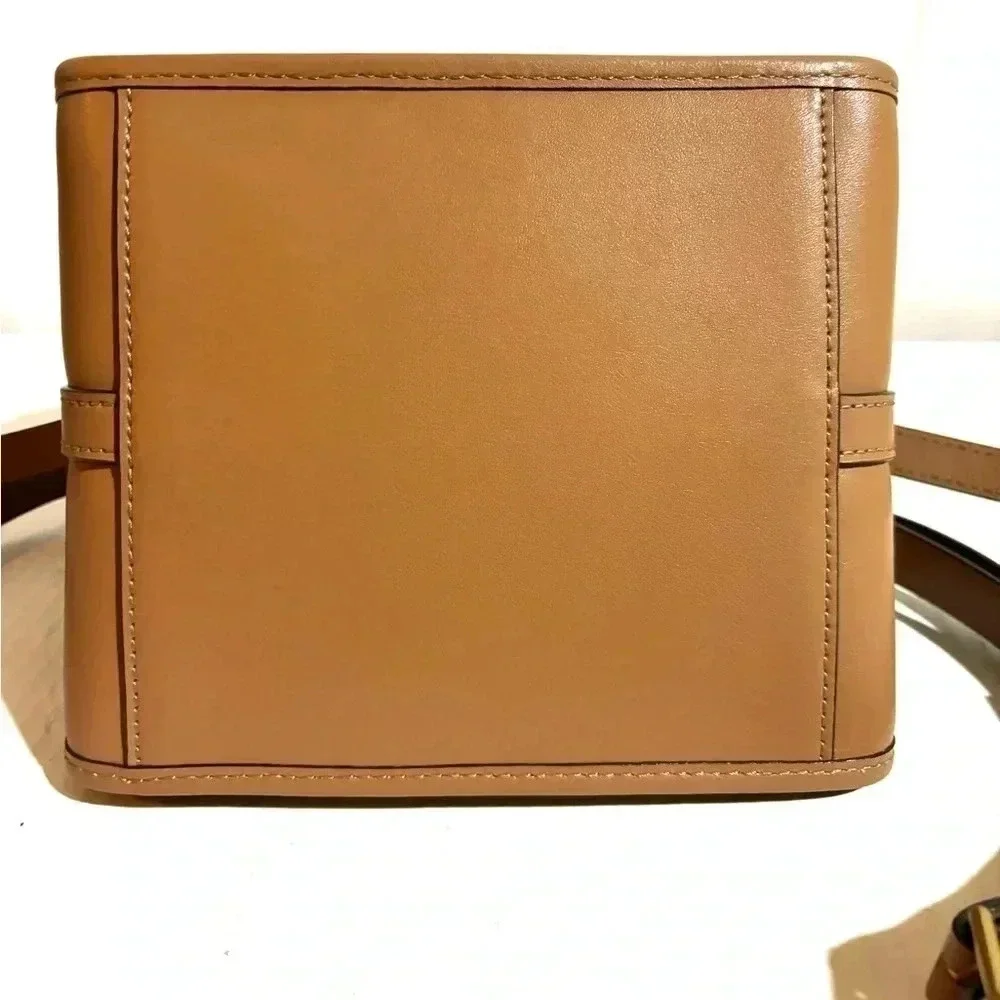 Decke brown leather crossbody handbag